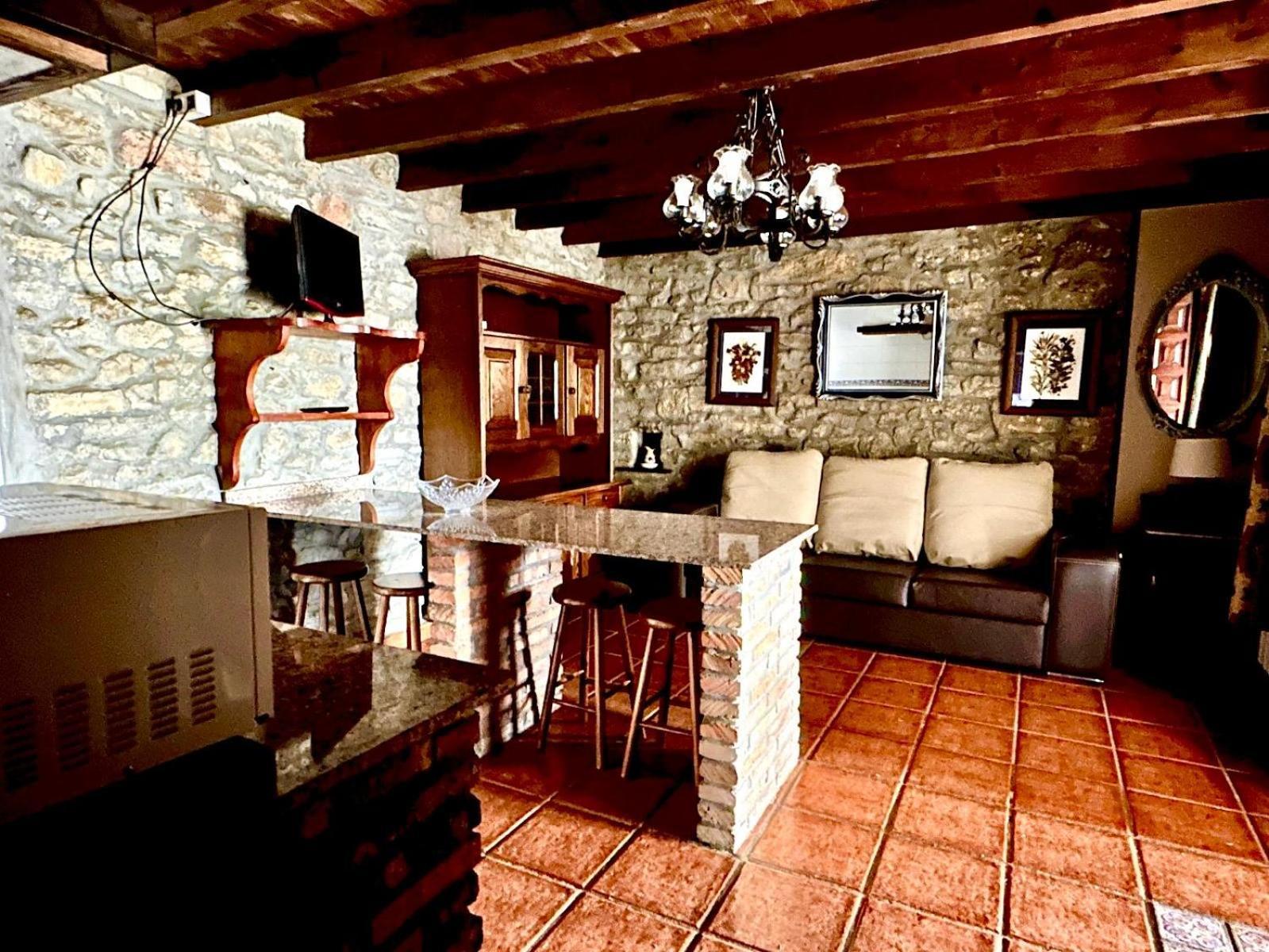 Apartamentos La Gloria Santillana del Mar Exterior photo